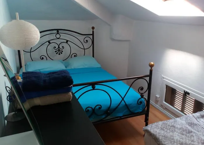 Crew Lighthouse Antibes