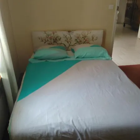 Crew Lighthouse Hostel Antibes