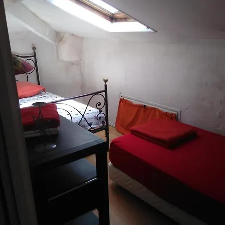 Crew Lighthouse Hostel Antibes