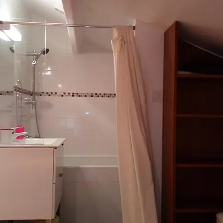 Crew Lighthouse Hostel Antibes