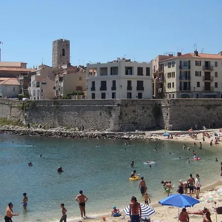 Crew Lighthouse * Antibes