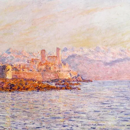 Crew Lighthouse Albergue