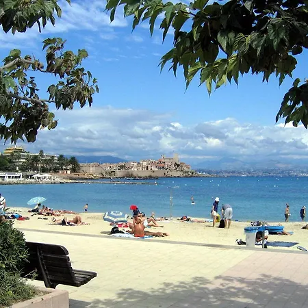 Crew Lighthouse Hostel Antibes