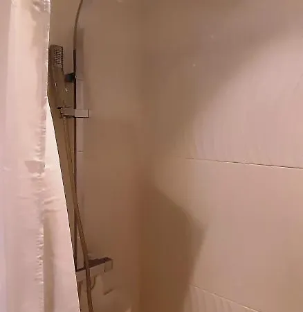 Crew Lighthouse Hostel Antibes