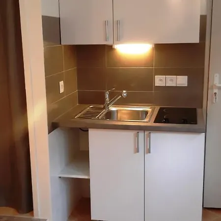 Crew Lighthouse Hostel Antibes