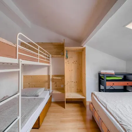 Crew Lighthouse Hostel Antibes