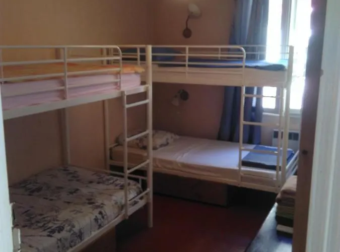 Crew Lighthouse Hostal