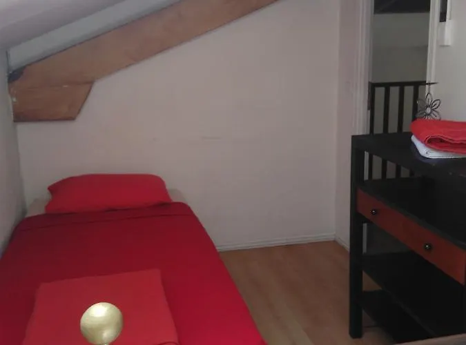 Albergue Crew Lighthouse Antibes