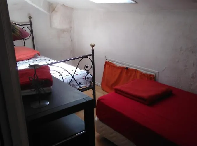 Crew Lighthouse Hostel Antibes