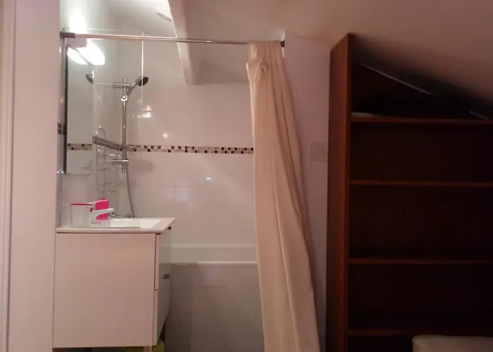 Crew Lighthouse Hostel Antibes