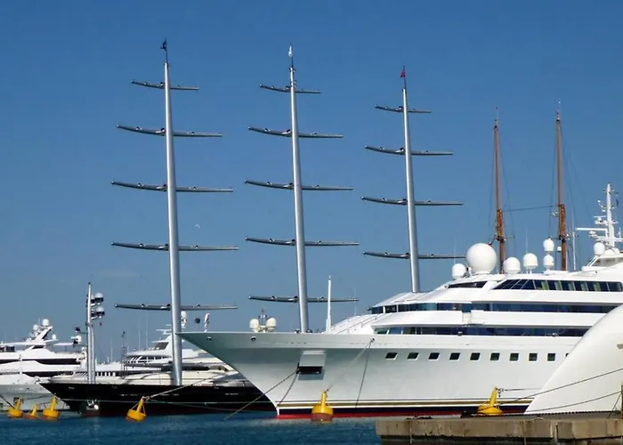 Crew Lighthouse * Antibes