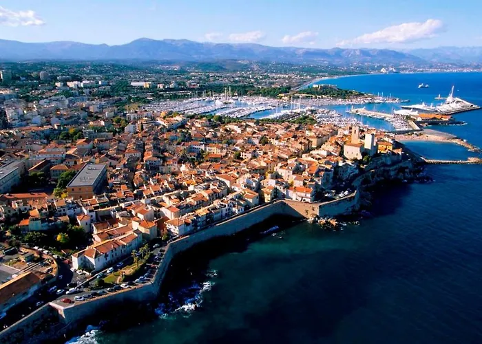Crew Lighthouse * Antibes