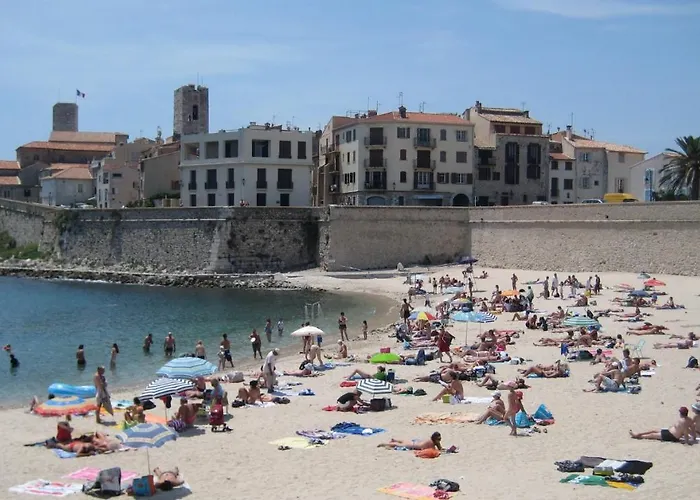 Albergue Crew Lighthouse *