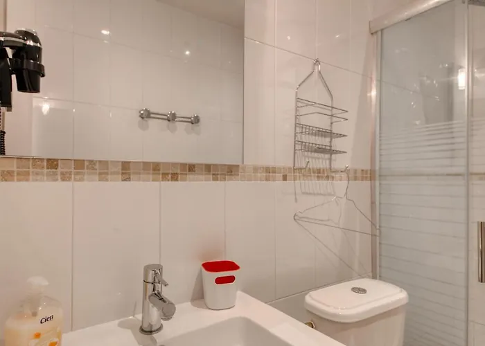 Crew Lighthouse Antibes