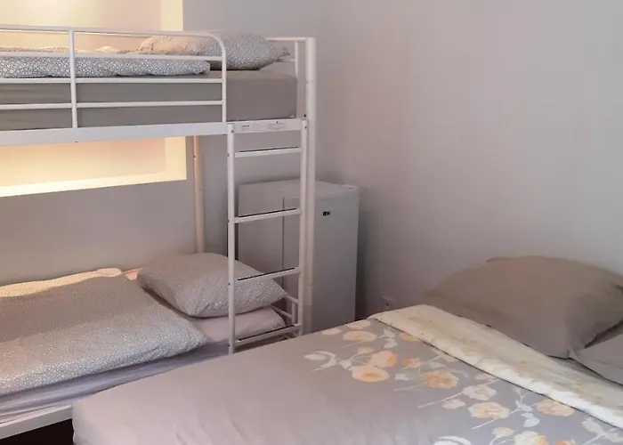 Hostal Crew Lighthouse Antibes