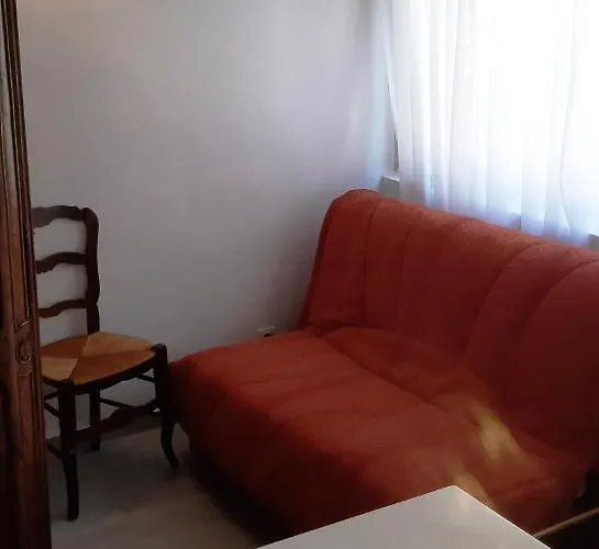 Crew Lighthouse Antibes