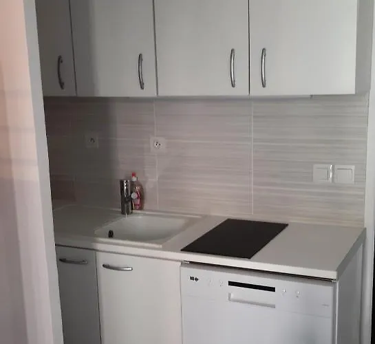 Crew Lighthouse * Antibes