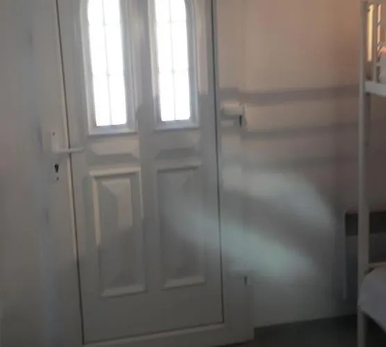 Albergue Crew Lighthouse *