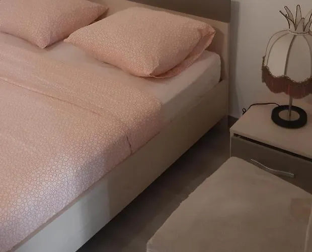 Ostello Crew Lighthouse Antibes