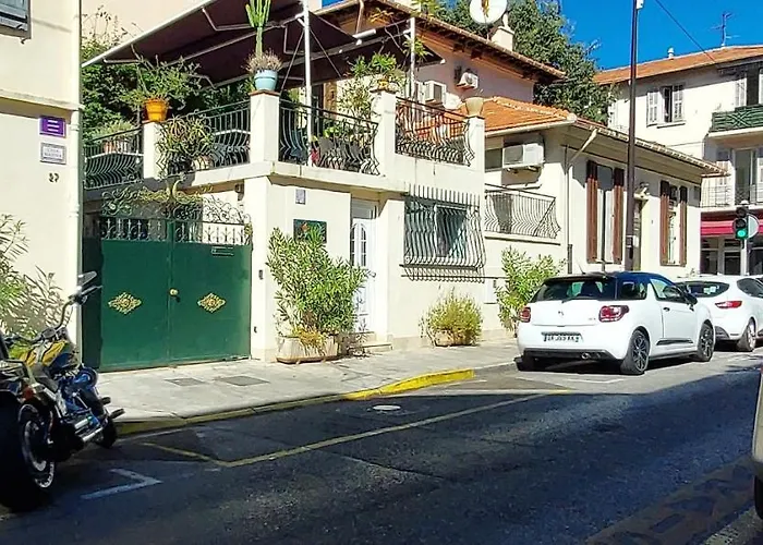 Hostal Crew Lighthouse *