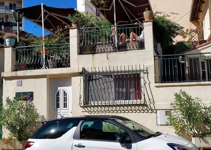 Crew Lighthouse Albergue *